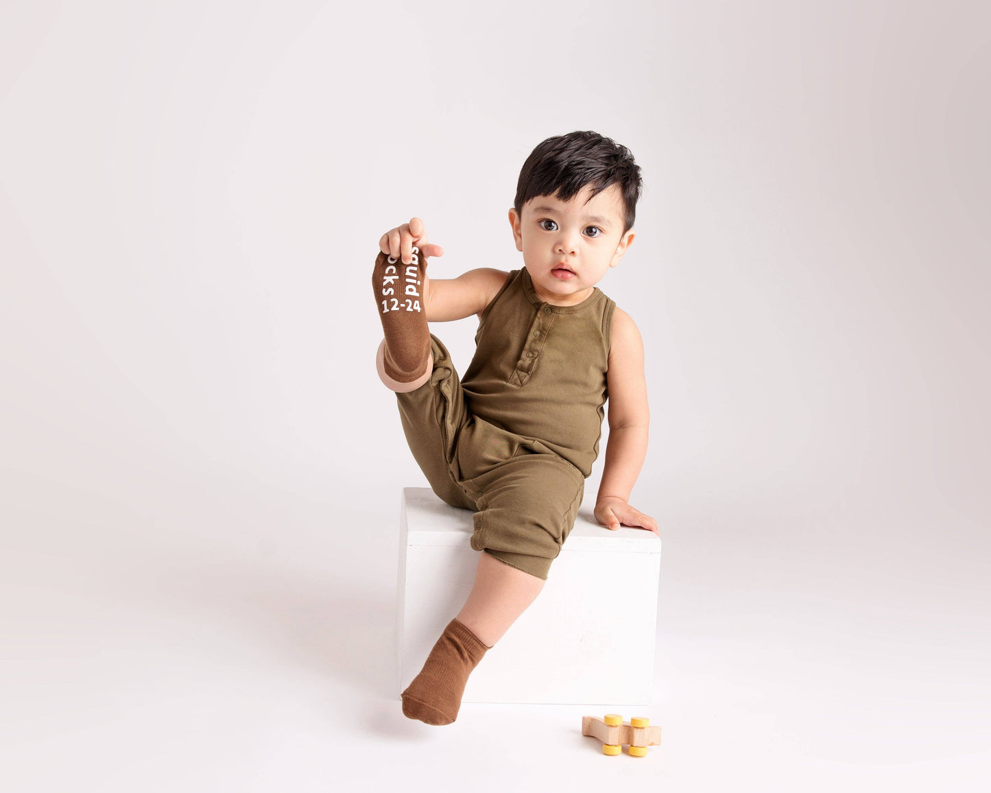 Socks in Nude, Brown, Green
