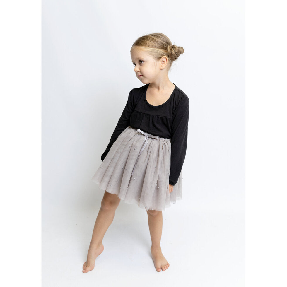Audrey Tutu in Skyscraper