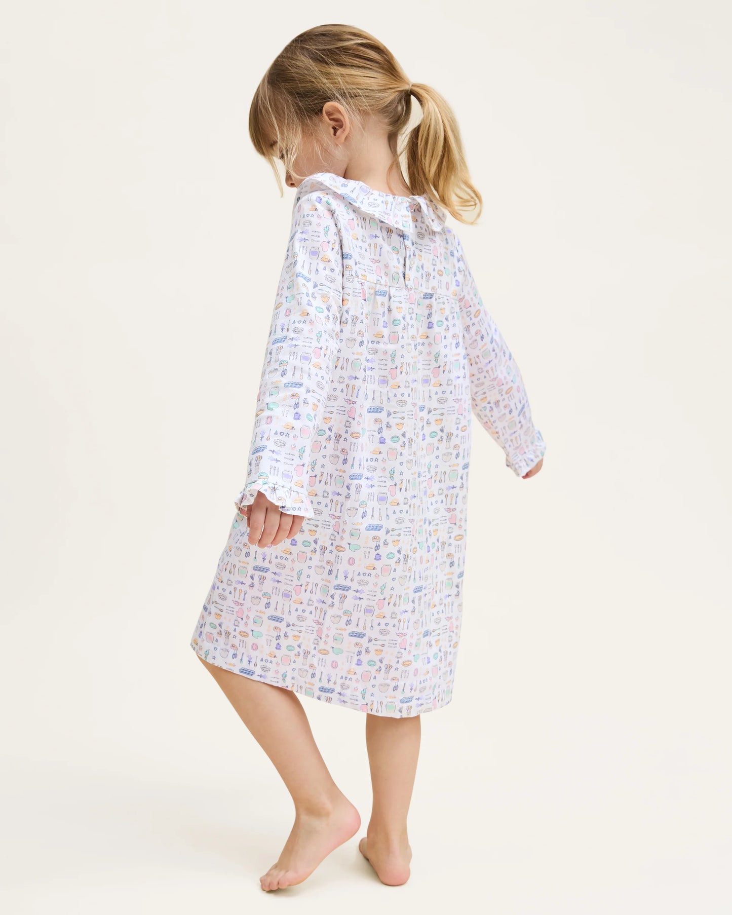Baking Spirits Bright Scarlett Nightgown