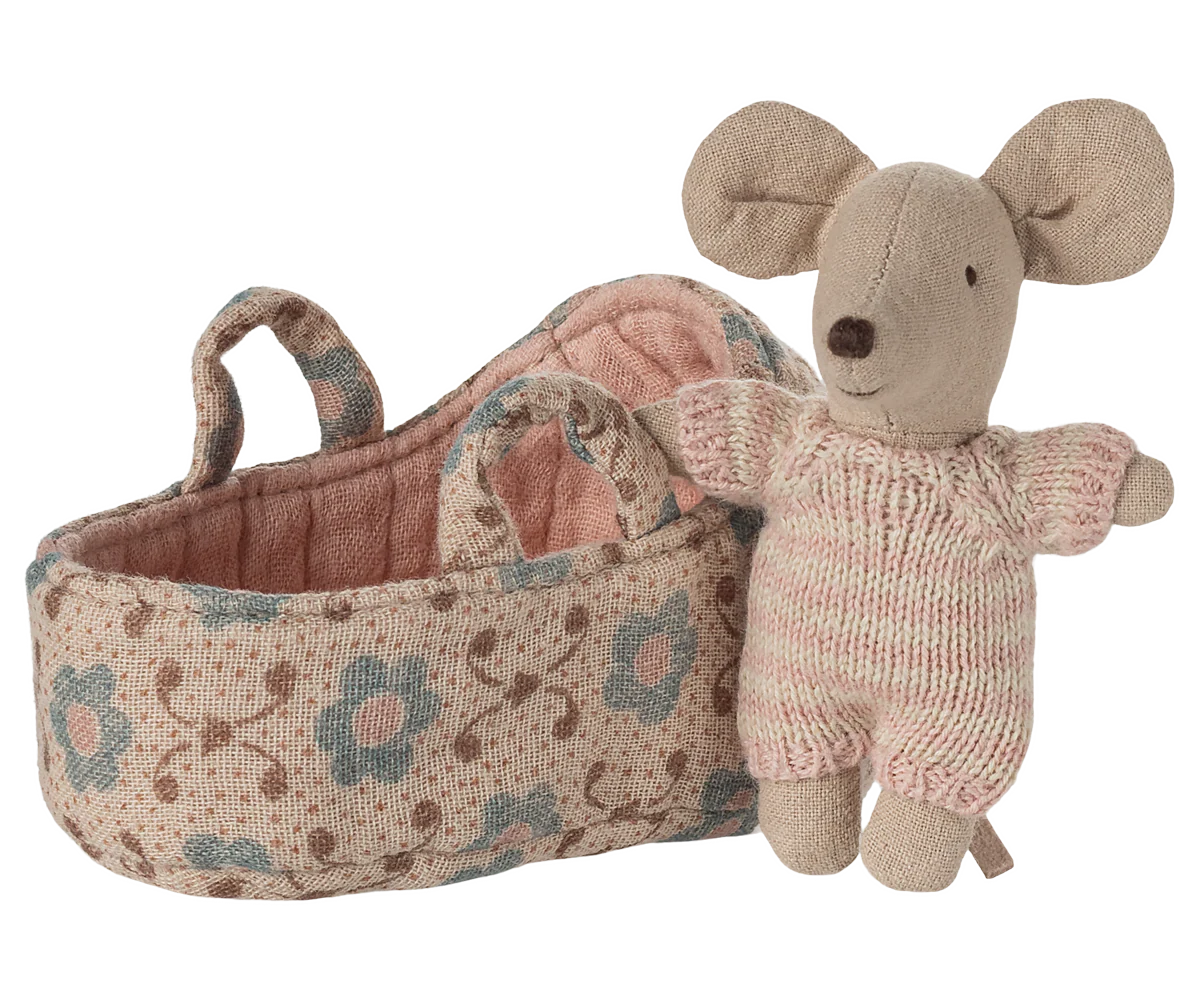 Baby Mouse in Carry Cot, Rose