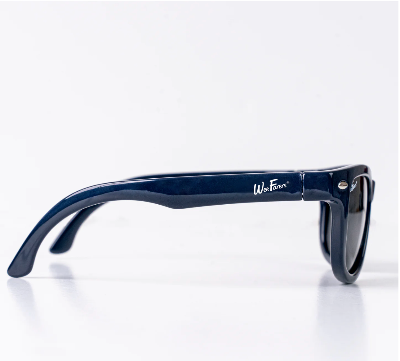 Nantucket Navy Polarized Sunglasses With Gray Lenses