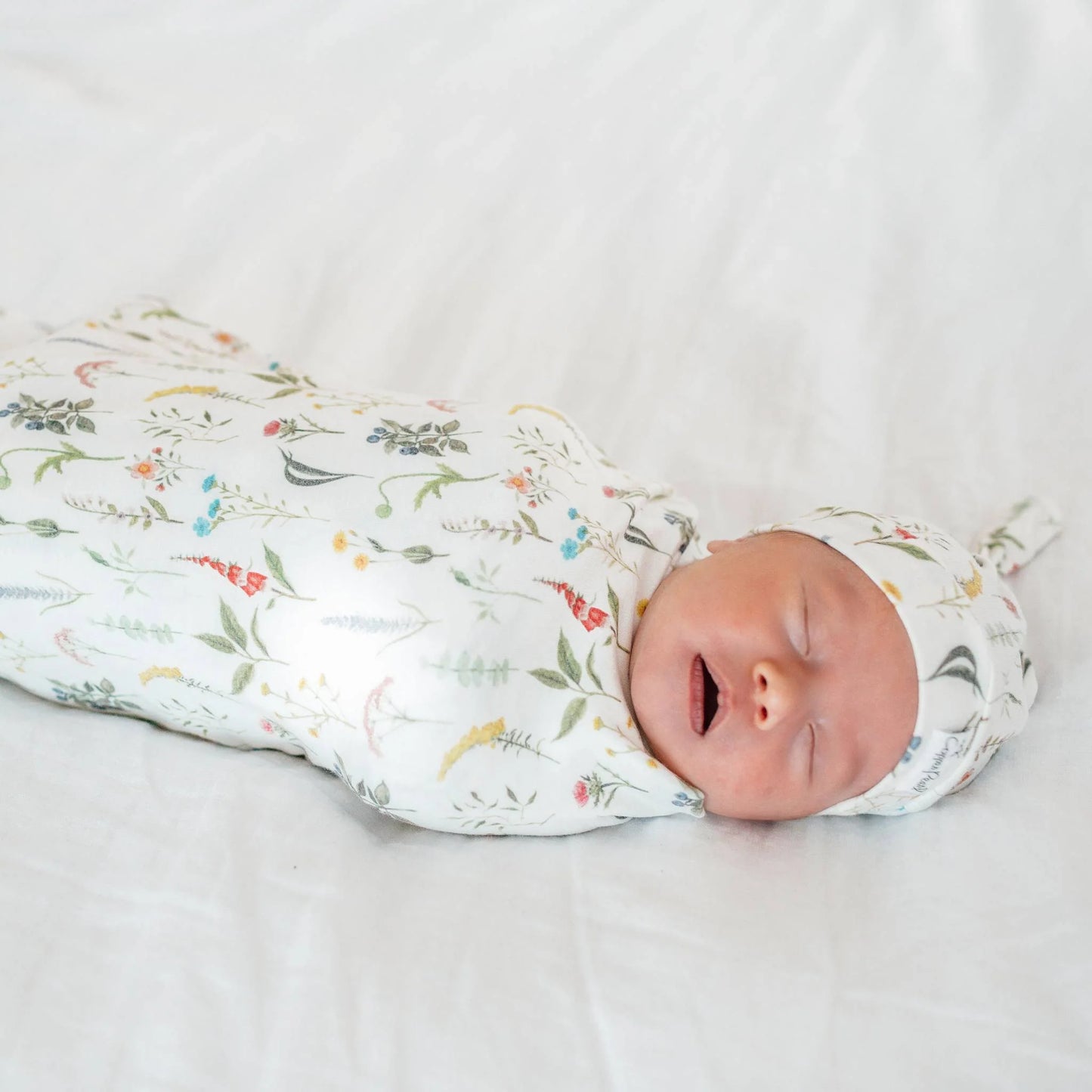 Aspen Top Knot Hat 0-4M