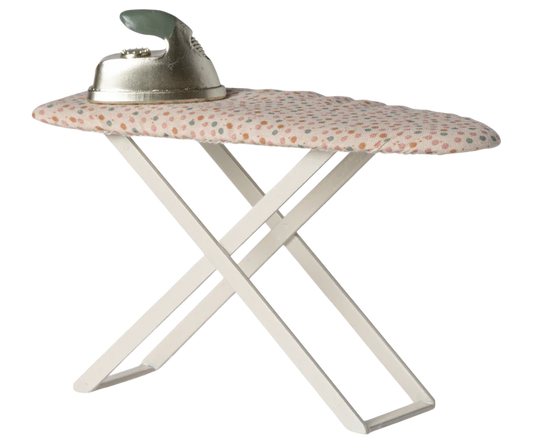 Iron & Ironing Board