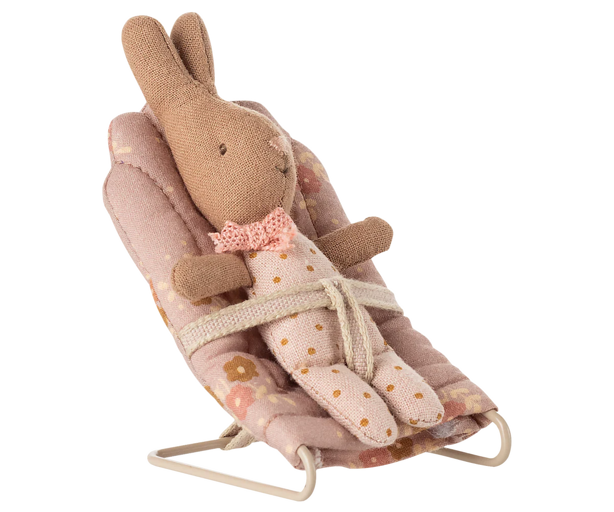 Babysitter, My-Rose