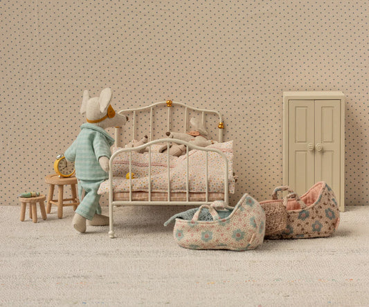 Off White VIntage Bed
