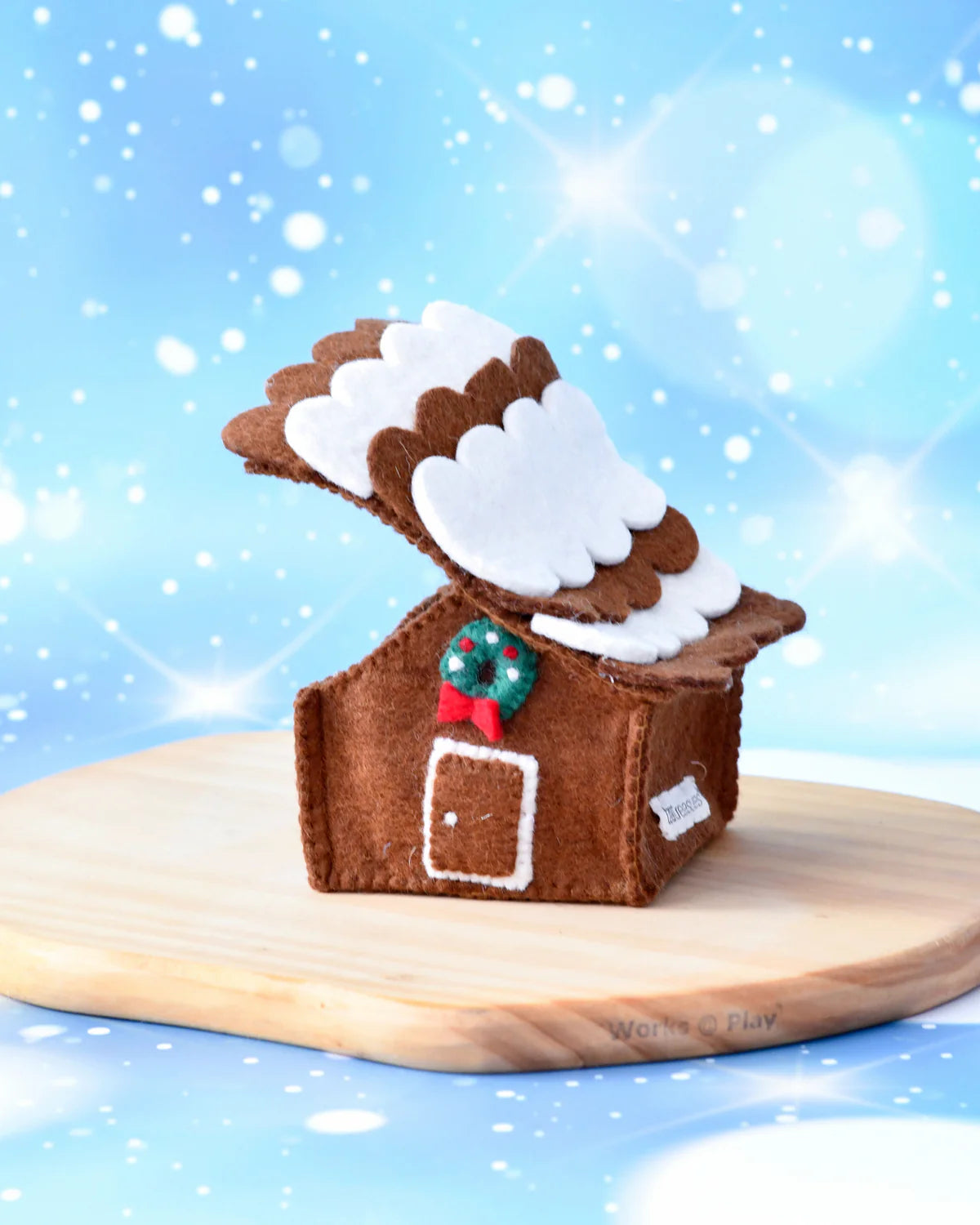 Felt Gingerbread House w/Green Wreath