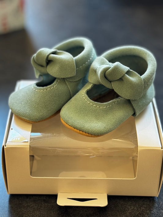 Aloe Knotted Bow Baby Shoe