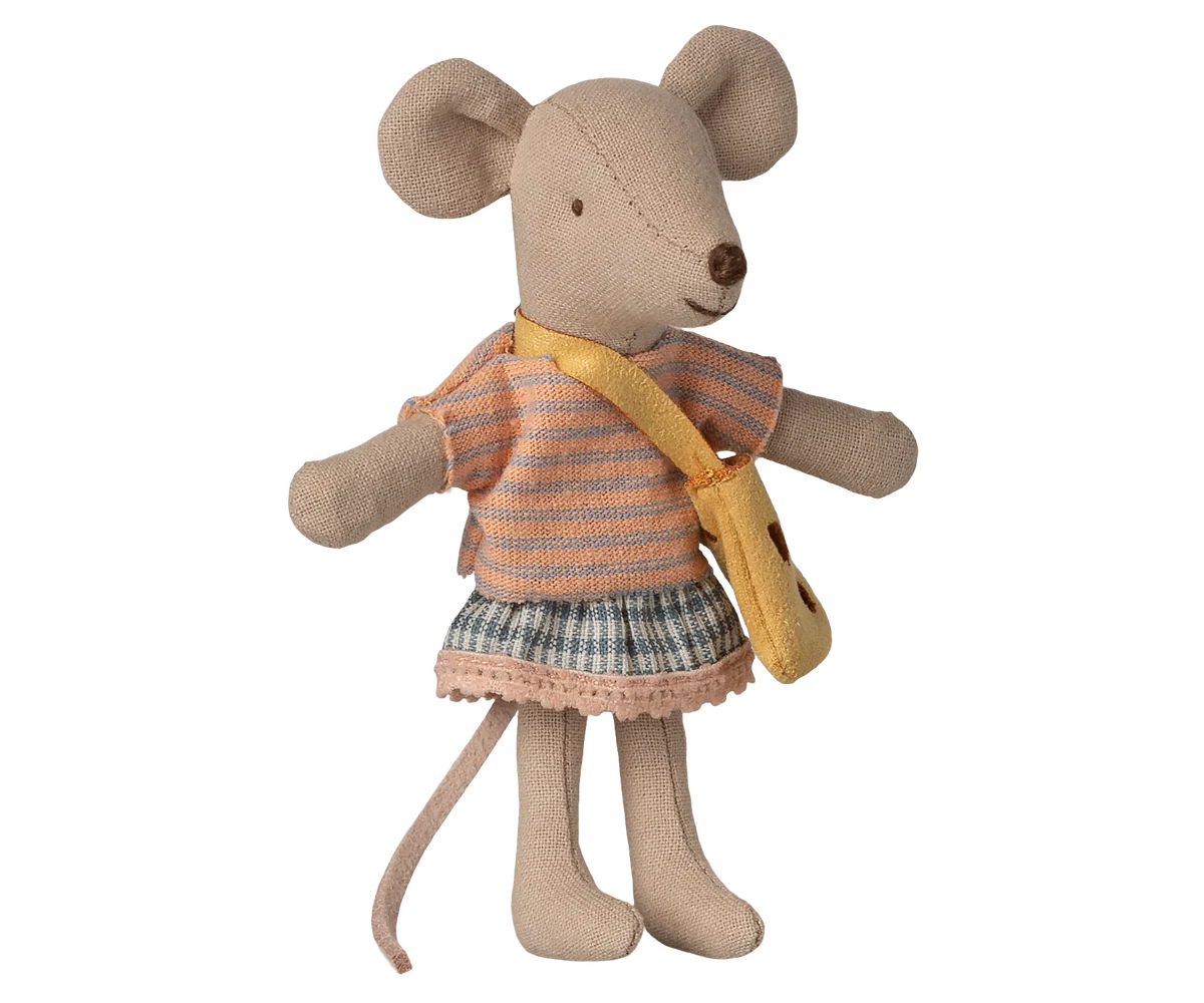 Little Sister Mouse With Bag