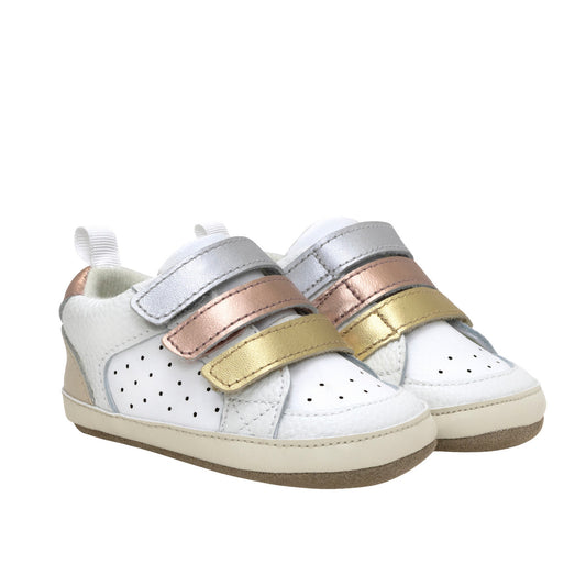 Novie First Kicks