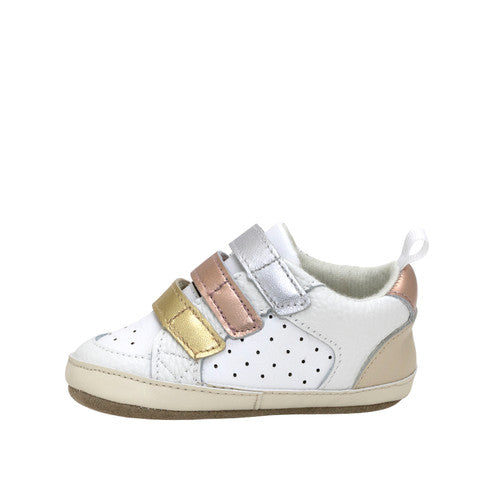 Novie First Kicks