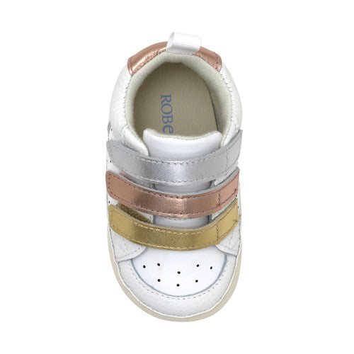 Novie First Kicks