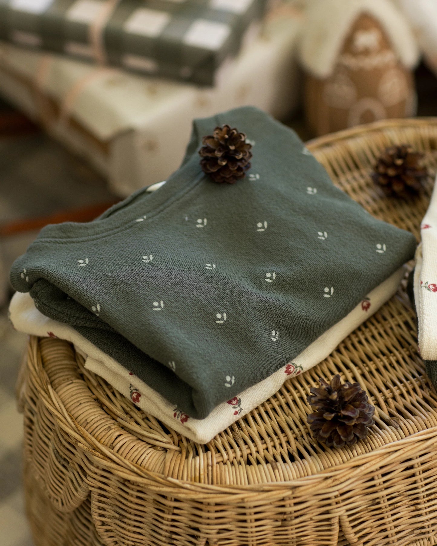 Evergreen Ditsy Knit Set