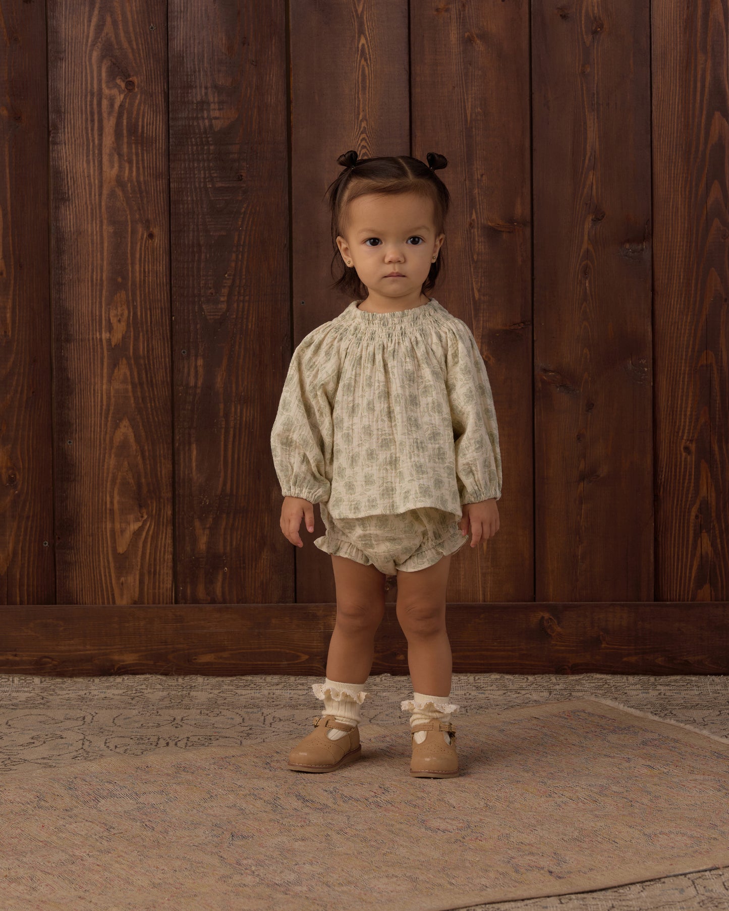 Green Iris Quincy Set
