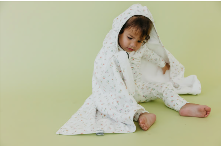 Eloise Big Kid Hooded Towel